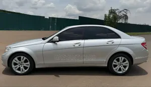 Mercedes-Benz C200 2010 Silver