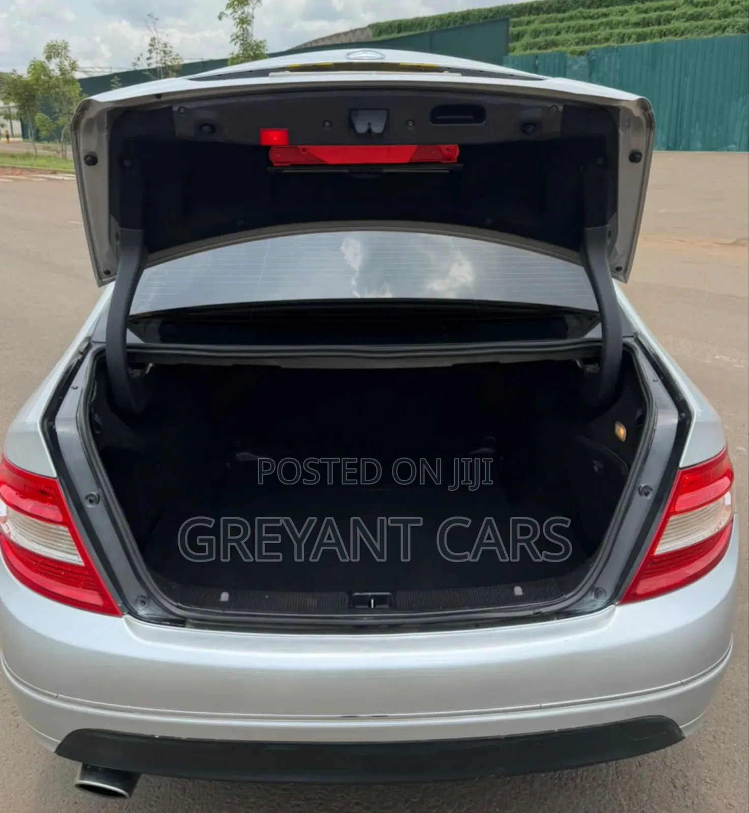 Mercedes-Benz C200 2010 Silver