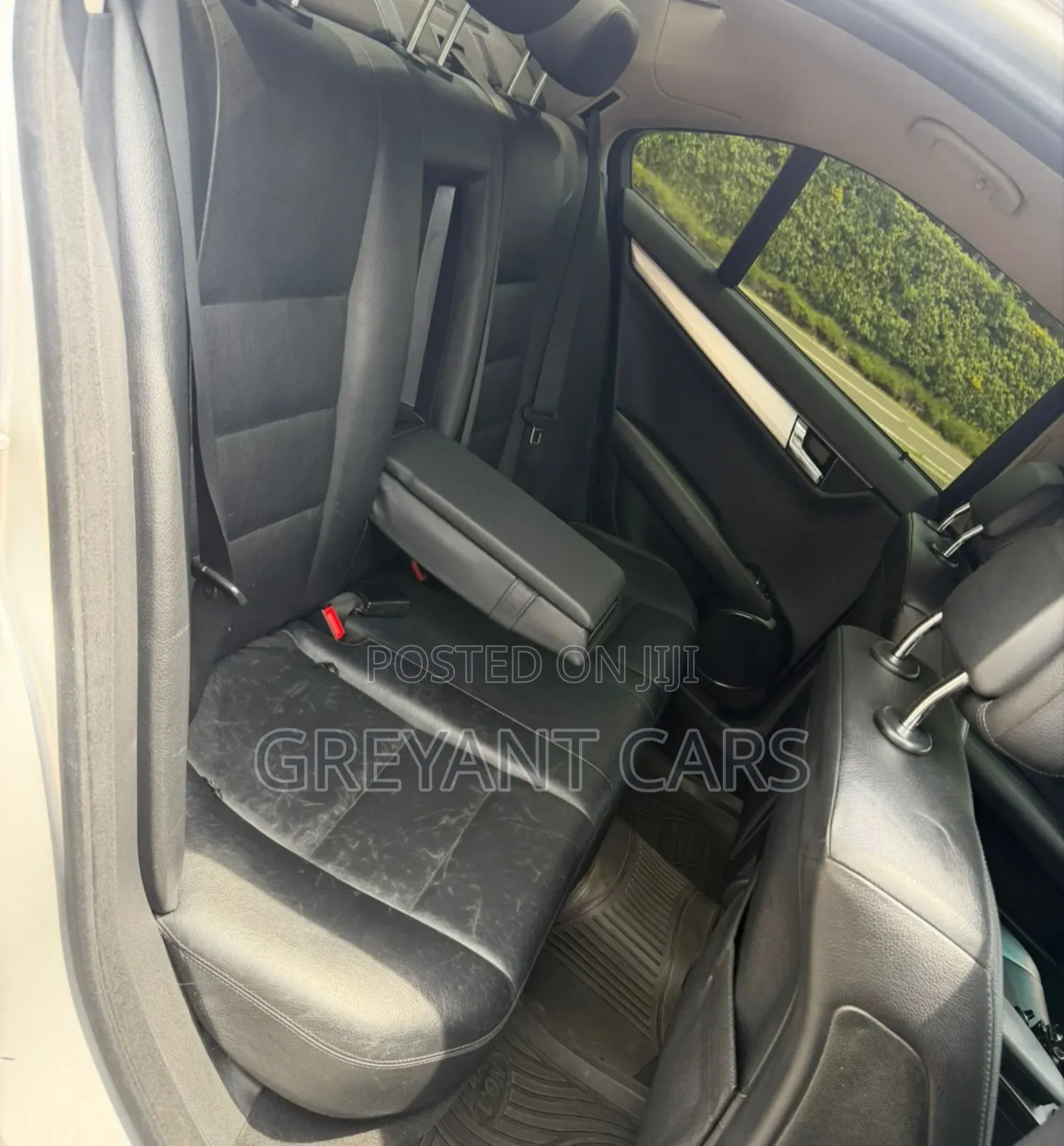 Mercedes-Benz C200 2010 Silver