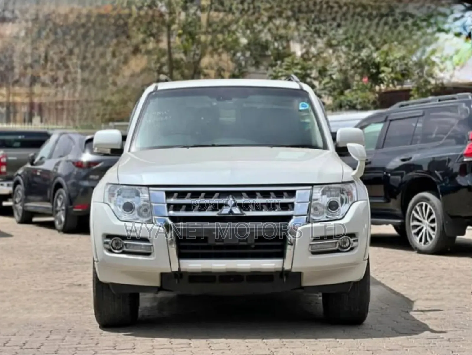 Mitsubishi Pajero Exceed 2019 White