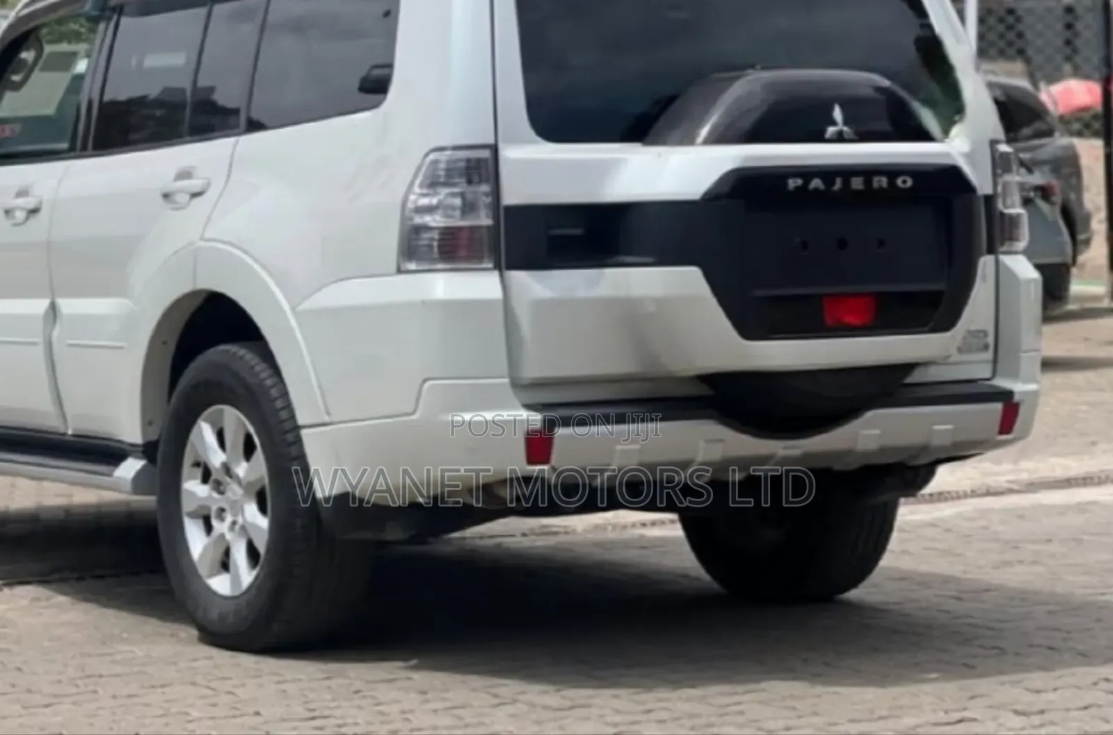 Mitsubishi Pajero Exceed 2019 White