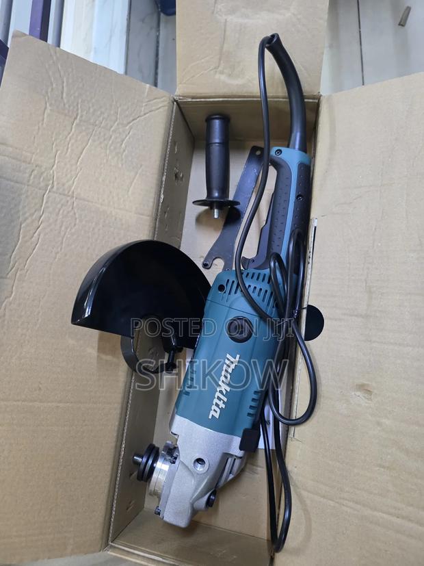 Makita 9inch Grinder