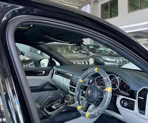 Porsche Cayenne 2019 Blue