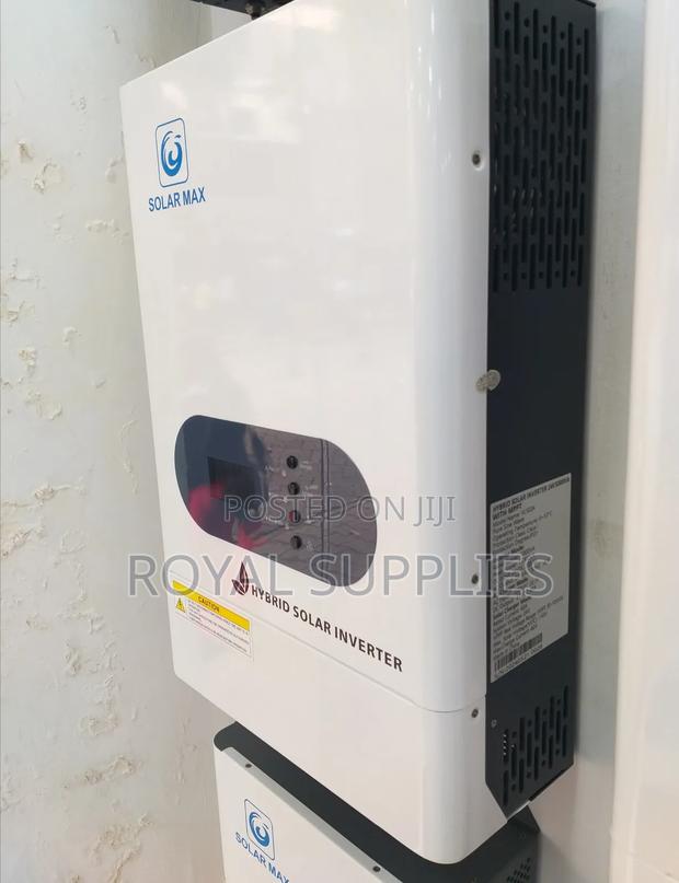 5.5kva Solarmax Solar Hybrid Inverter - main view