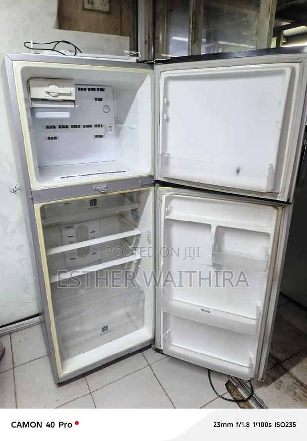 Samsung Black Handle Fridge 400 Litres - thumbnail 3