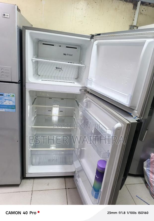 Modern Samsung Fridge 350 Litres - thumbnail 2