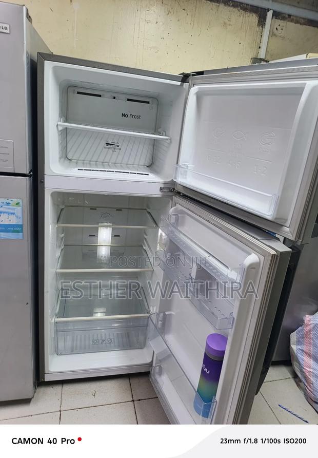 Modern Samsung Fridge 350 Litres - thumbnail 3