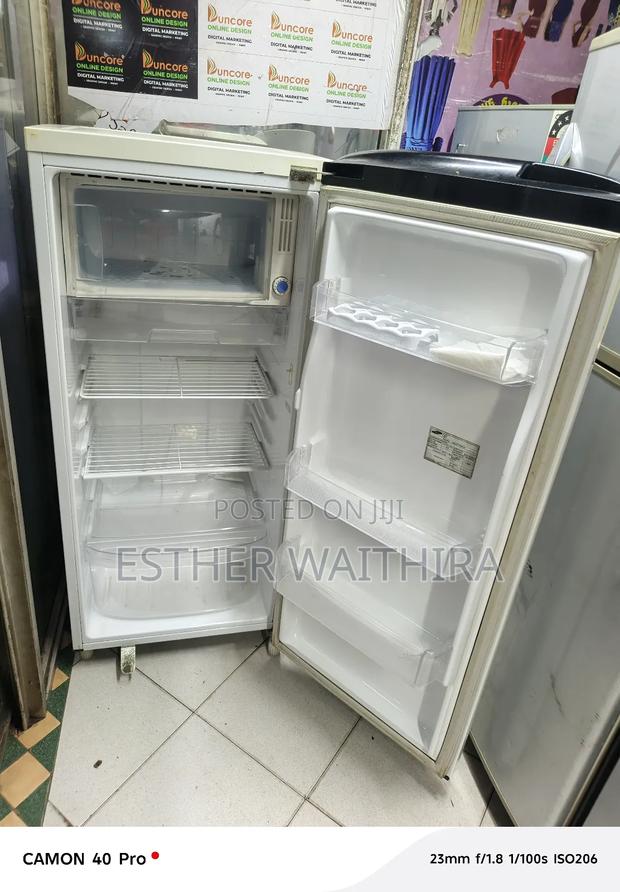 Pure Whitesamsung Single Door Fridge 200 Litres - thumbnail 4