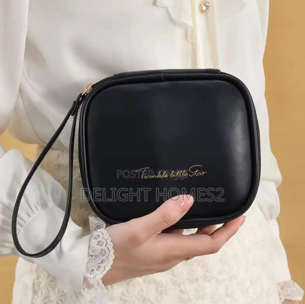 Waterproof Mini Pads Pouch_car - thumbnail 2