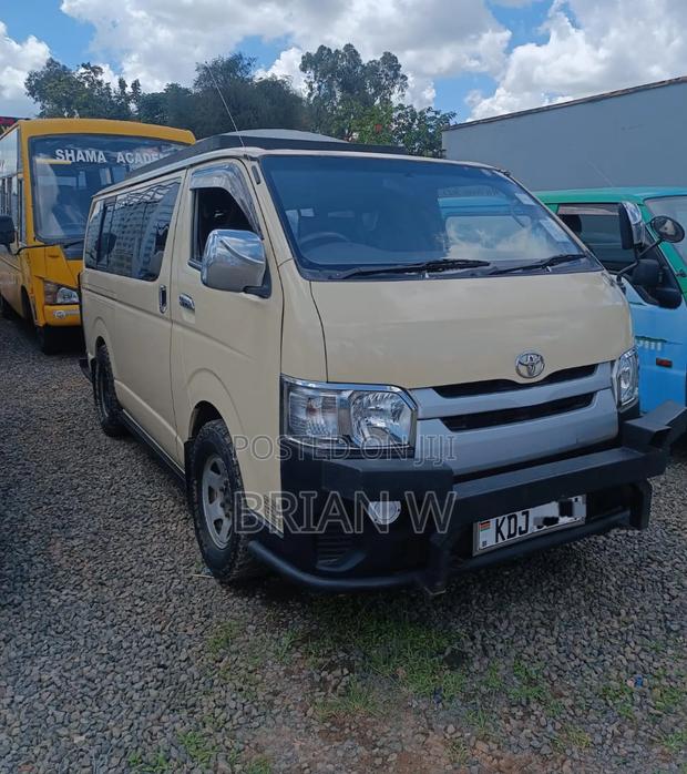 Toyota HiAce 2015 Beige