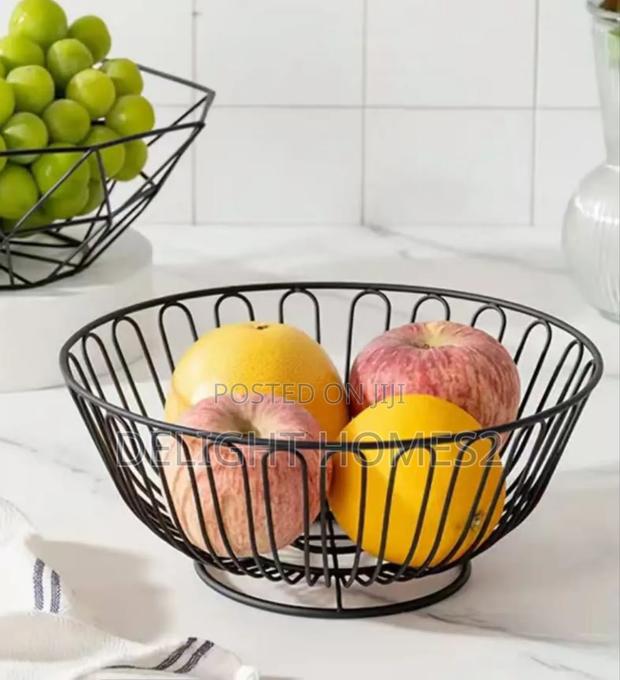 Round Metal Fruit Basket_car