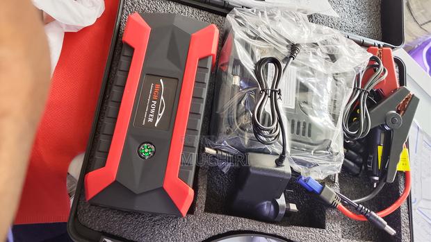 Car Jumpstarter With a Tyre Pressure Pump/ Jumpstart Kit
