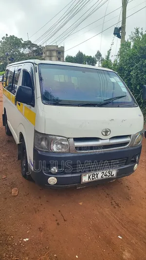 Toyota HiAce 2009 White