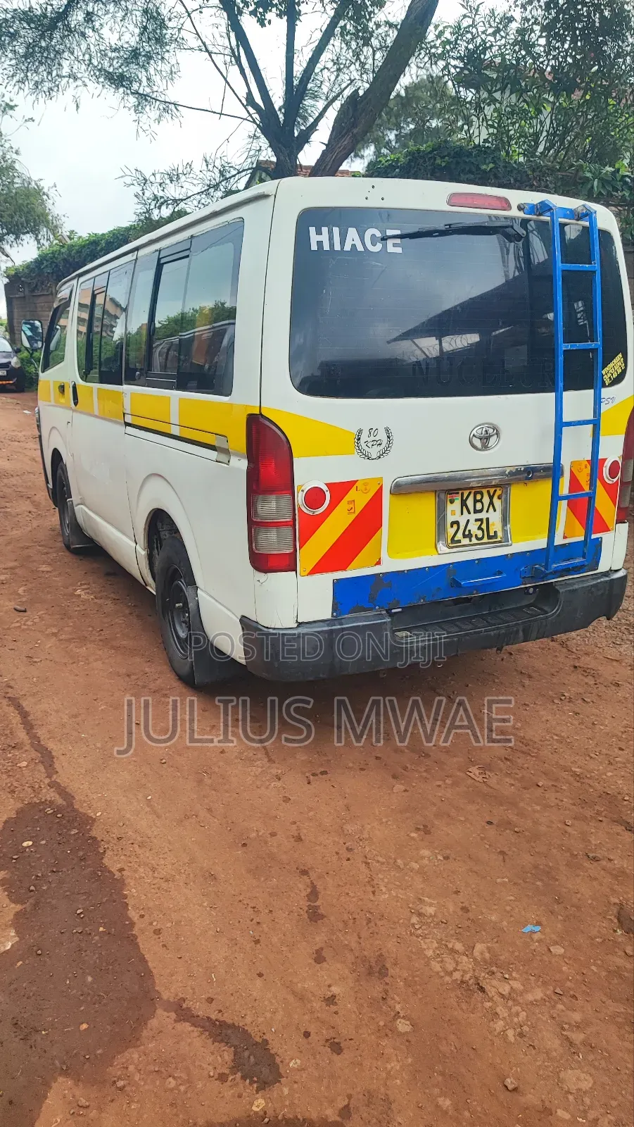 Toyota HiAce 2009 White