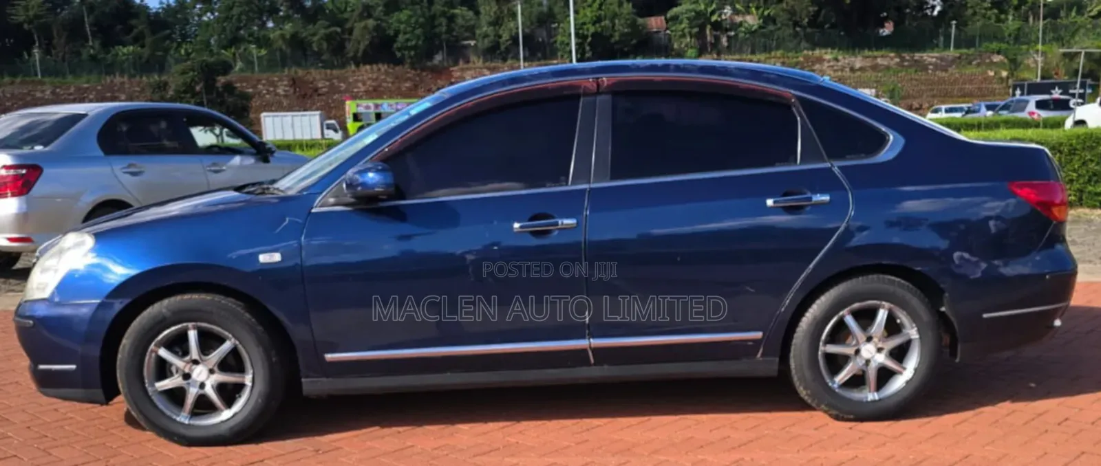 Nissan Bluebird 2011 Blue