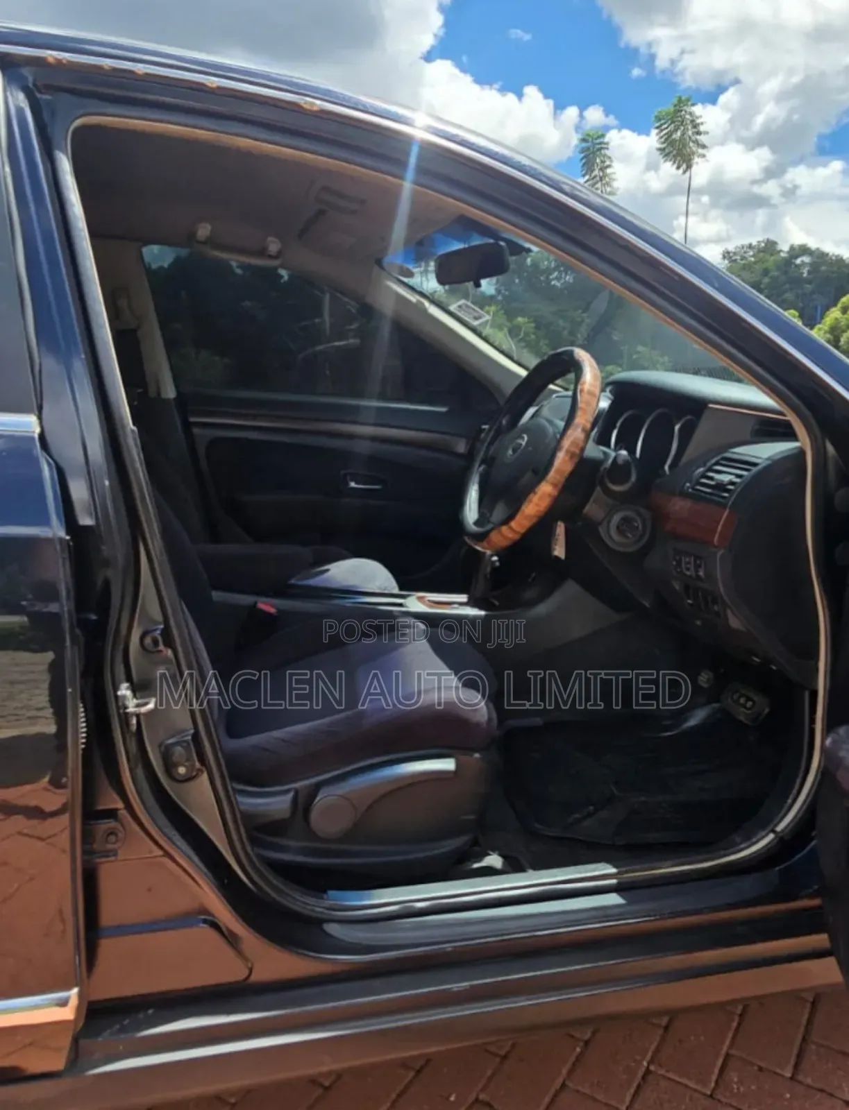 Nissan Bluebird 2010 Black