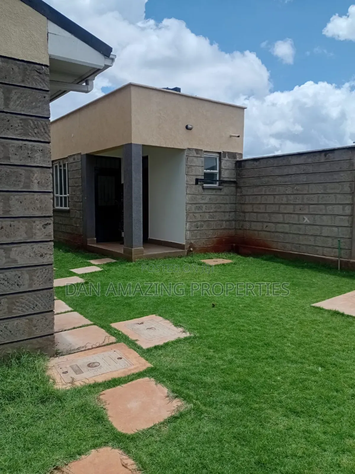 4bdrm Maisonette in Bypass Plus Dsq, Kamakis for rent