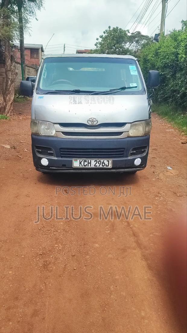 Toyota HiAce 2009 Silver - main view