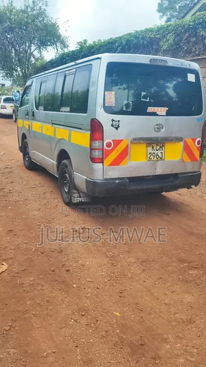 Toyota HiAce 2009 Silver
