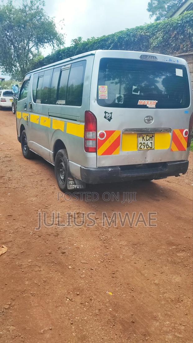 Toyota HiAce 2009 Silver - thumbnail 4