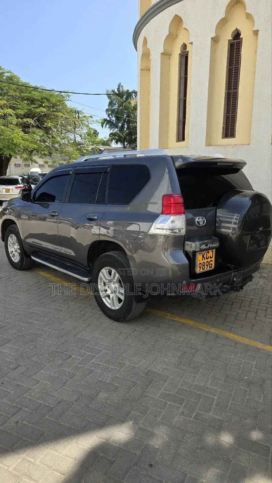 Toyota Land Cruiser Prado 2010 Gray