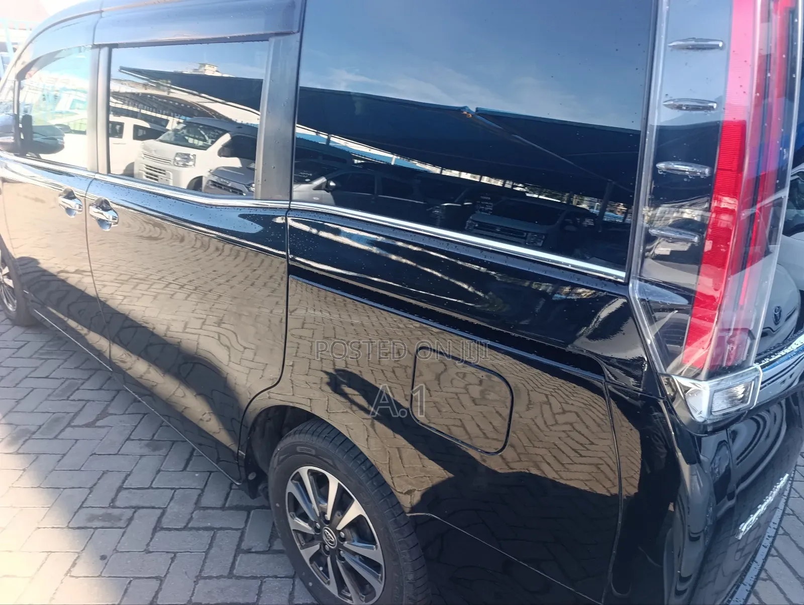 Toyota Esquire 2.0 FWD (7 seater) 2019 Matt Black