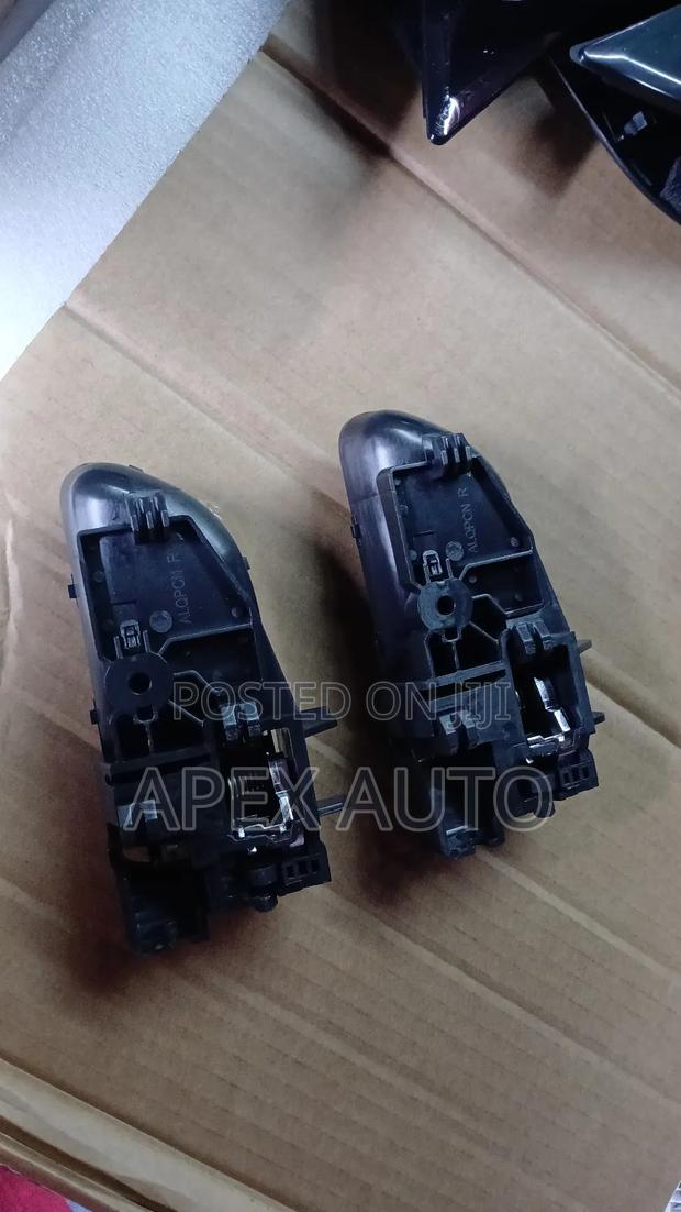 Interior Door Handles Subaru - thumbnail 2