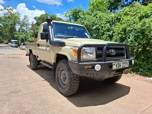 Toyota Land Cruiser 2013 White