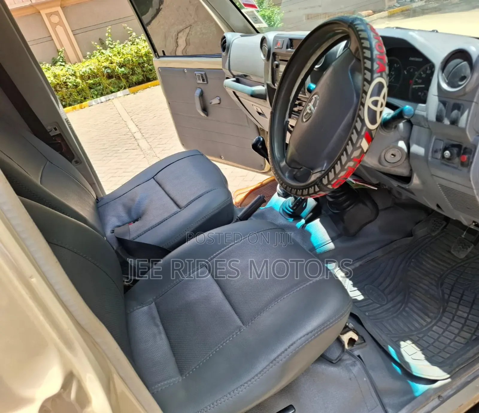 Toyota Land Cruiser 2013 White