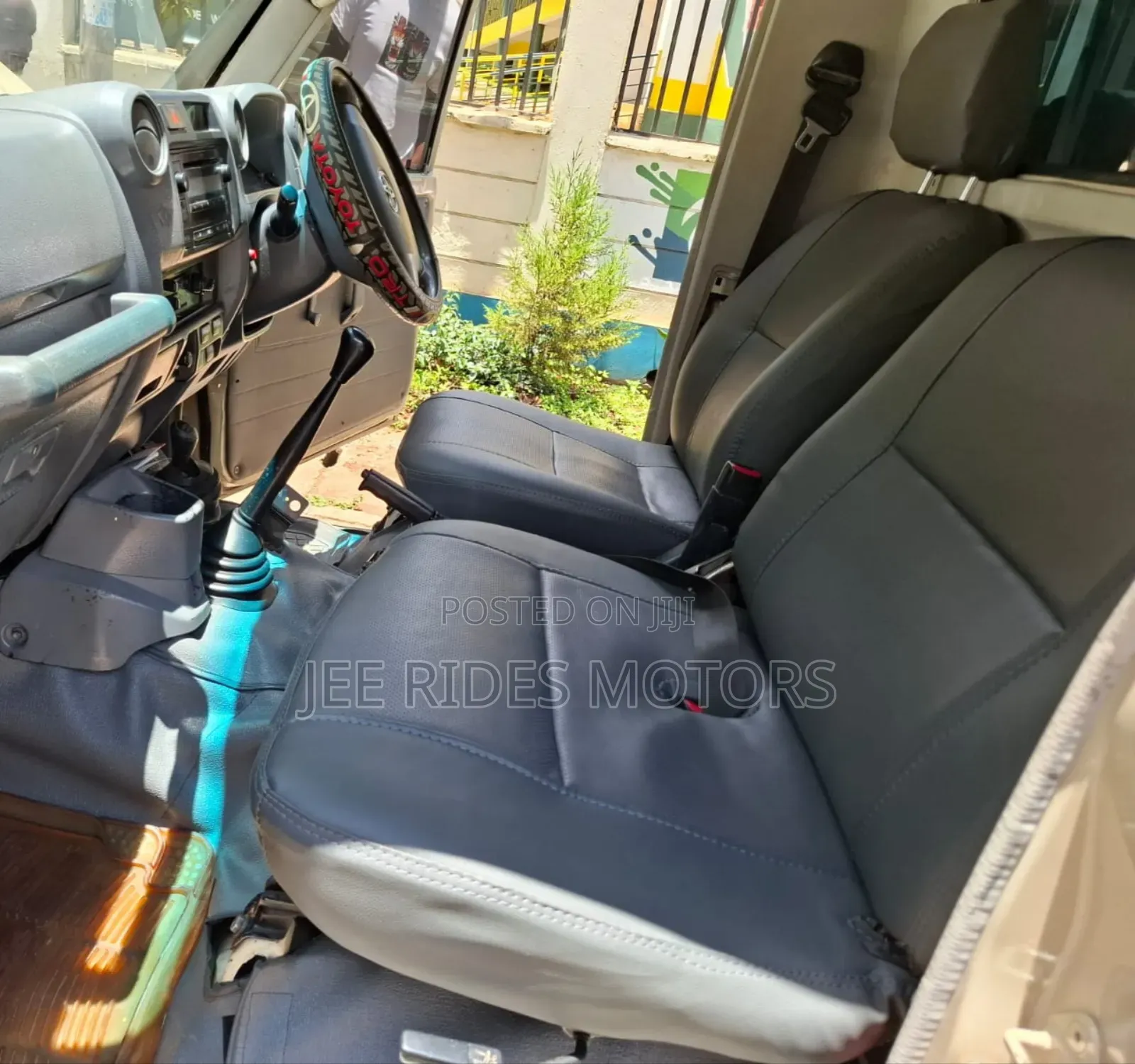 Toyota Land Cruiser 2013 White