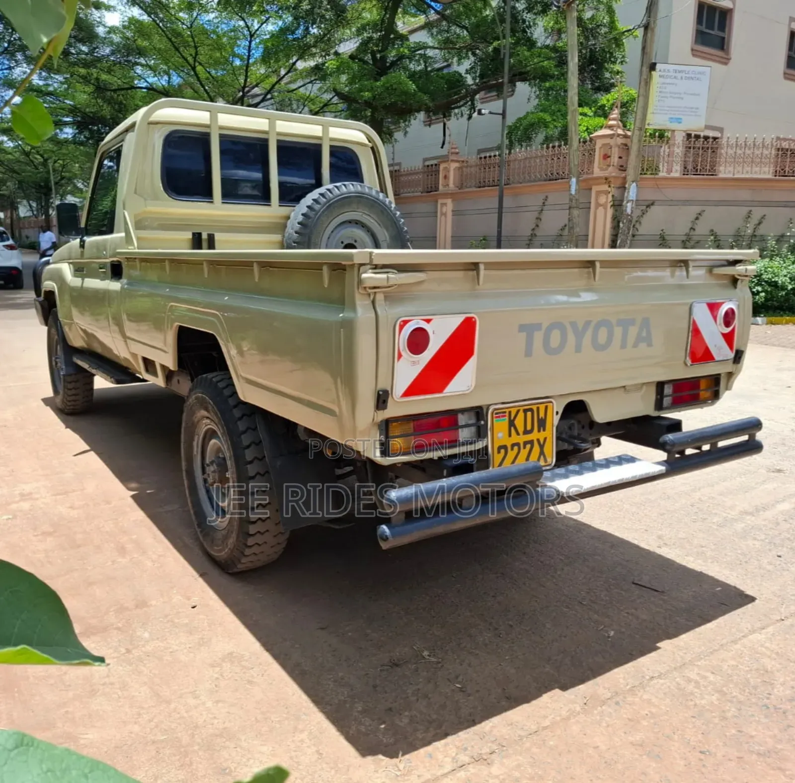 Toyota Land Cruiser 2013 White