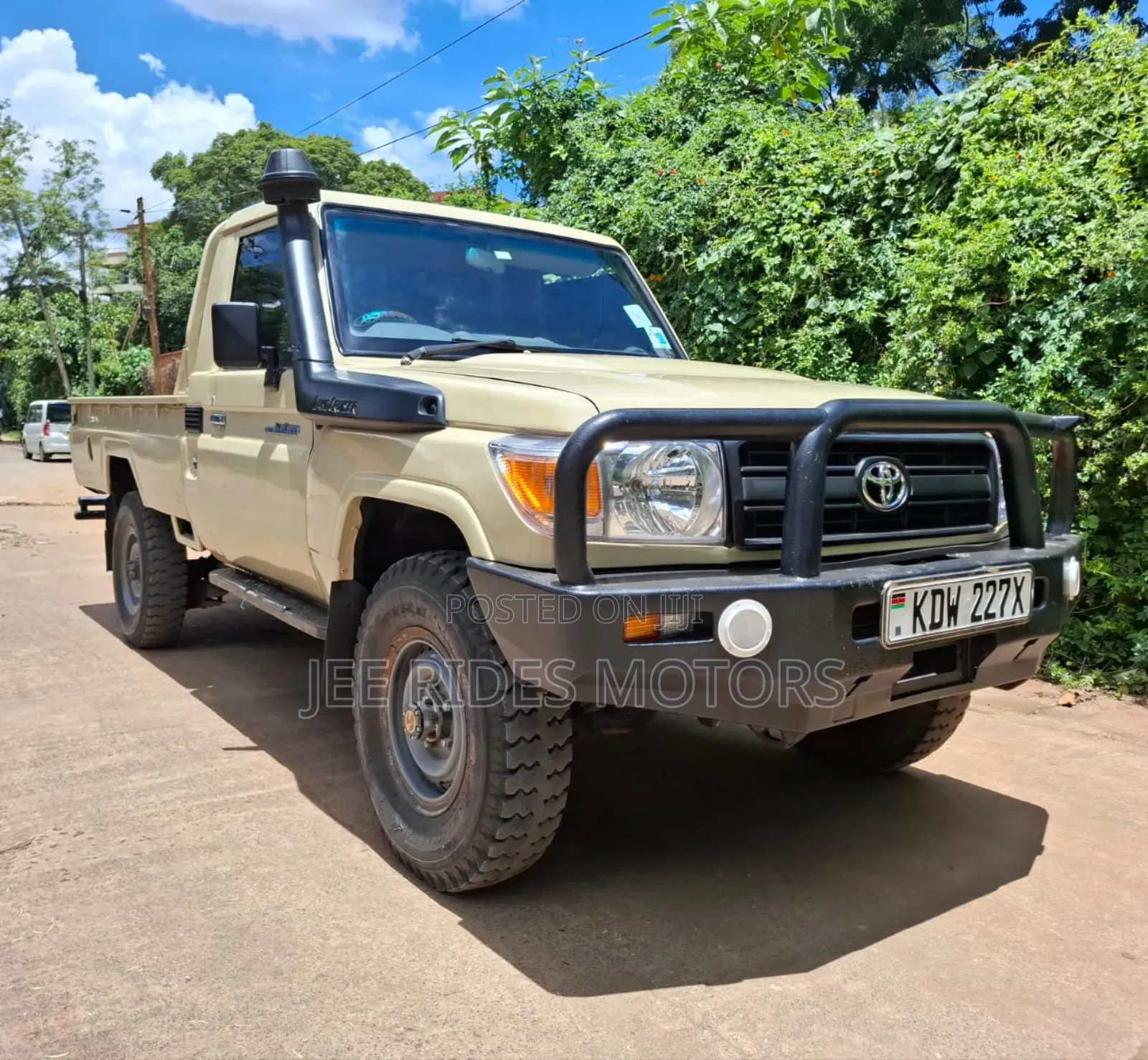 Toyota Land Cruiser 2013 White