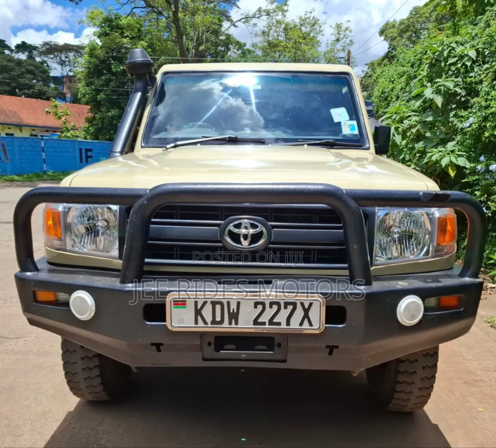 Toyota Land Cruiser 2013 White