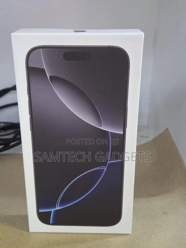 New Apple iPhone 16 Pro Max 256 GB Black