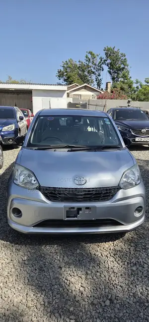 Toyota Passo 2018 Silver