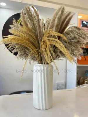 Unbreakable Ribbed Plastic Flower Vase – Child-Friendly Home Décor
