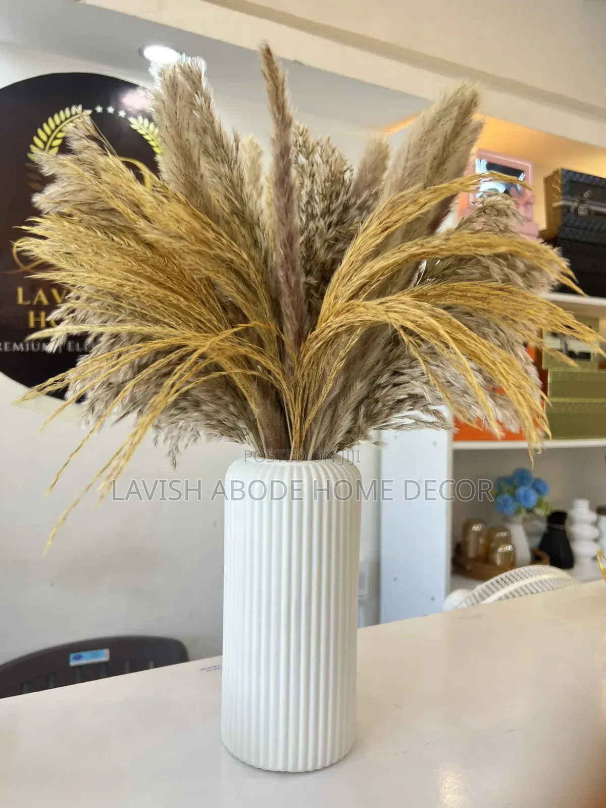 Unbreakable Ribbed Plastic Flower Vase – Child-Friendly Home Décor