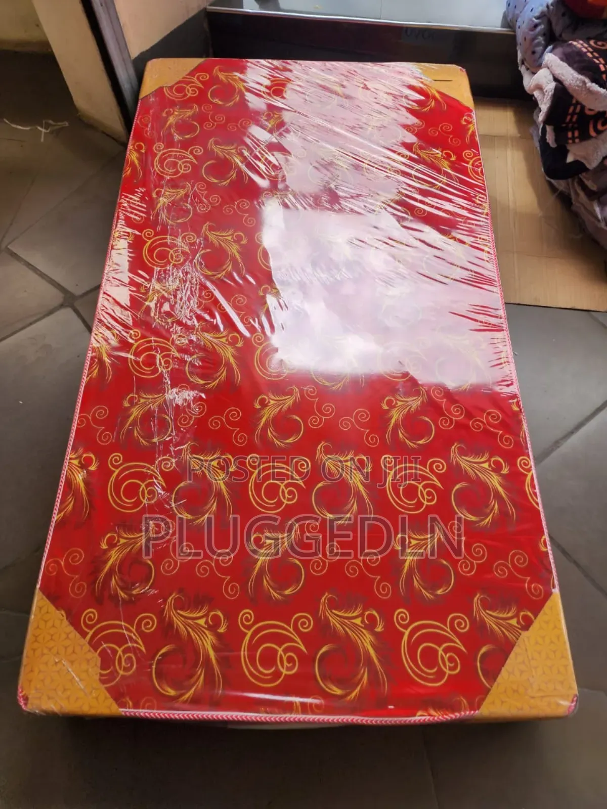 3×6 Medium Density 6 Inches Plain Mattress.