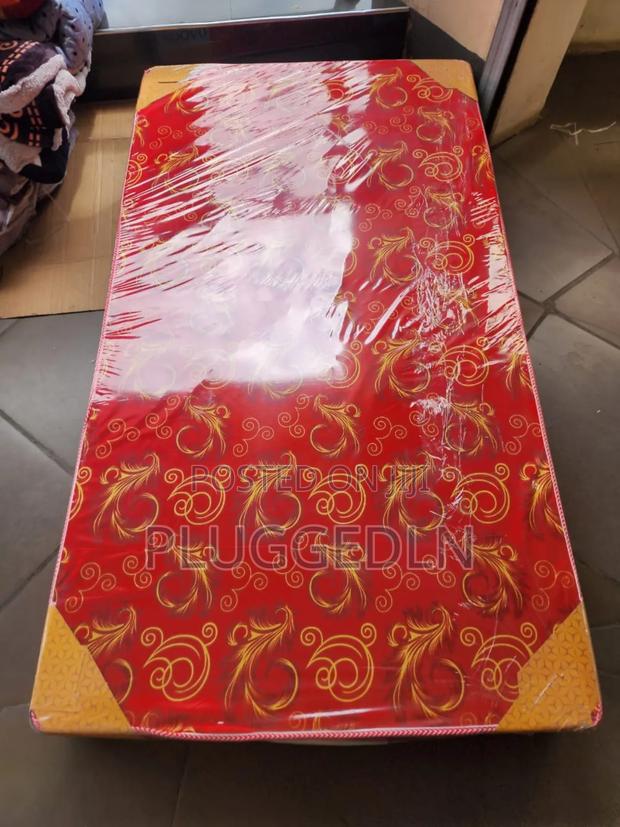 4×6 Plain 6 Inches Medium Density Mattress.