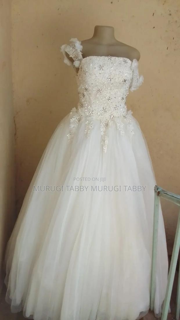 Wedding Gown - thumbnail 8