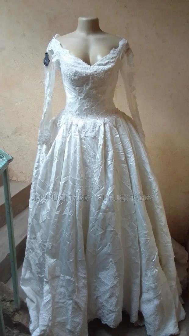 Wedding Gown - thumbnail 9