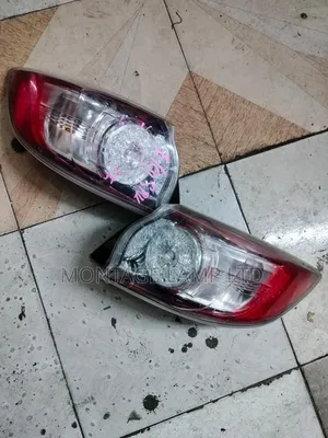Tailight Axela Old