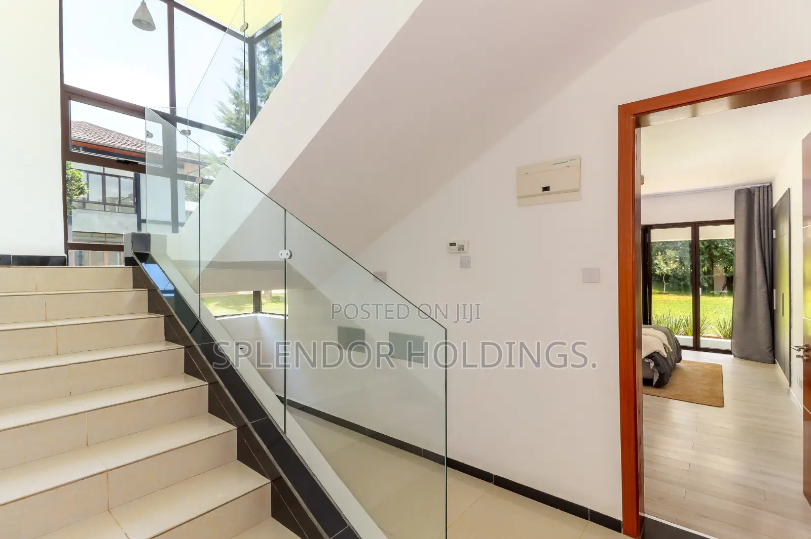 5bdrm Villa in Hardy for sale