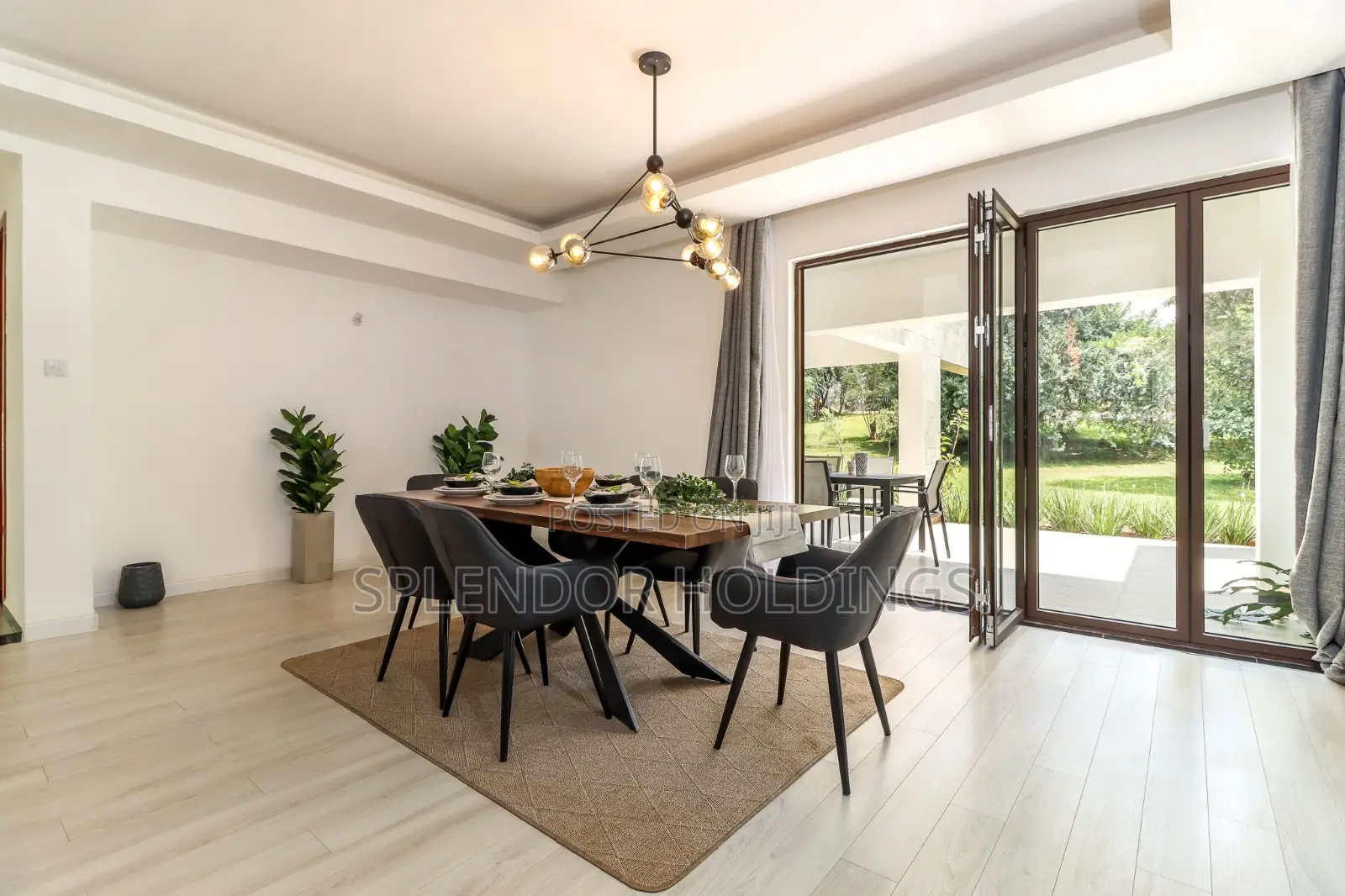 5bdrm Villa in Hardy for sale