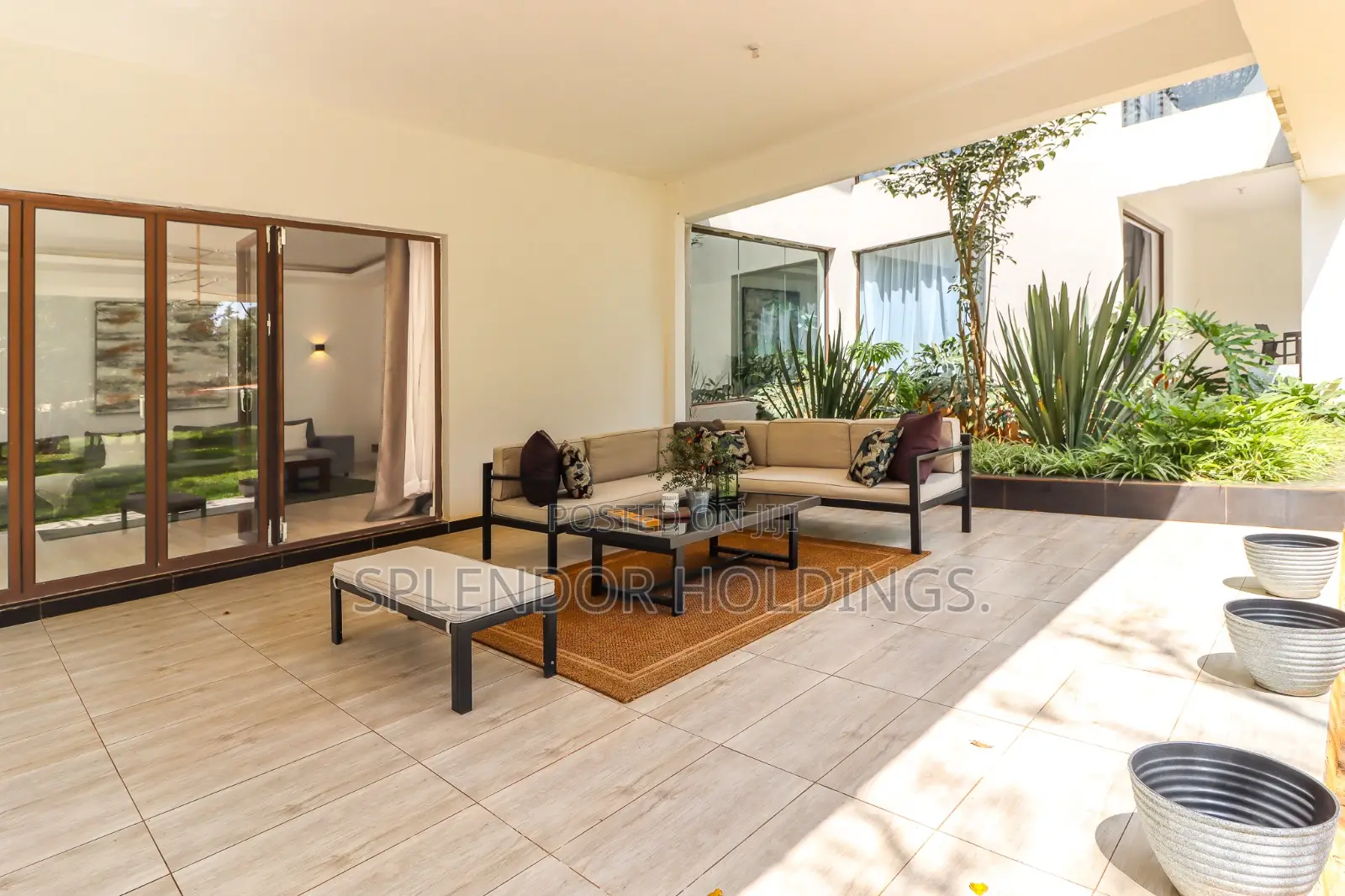 5bdrm Villa in Hardy for sale
