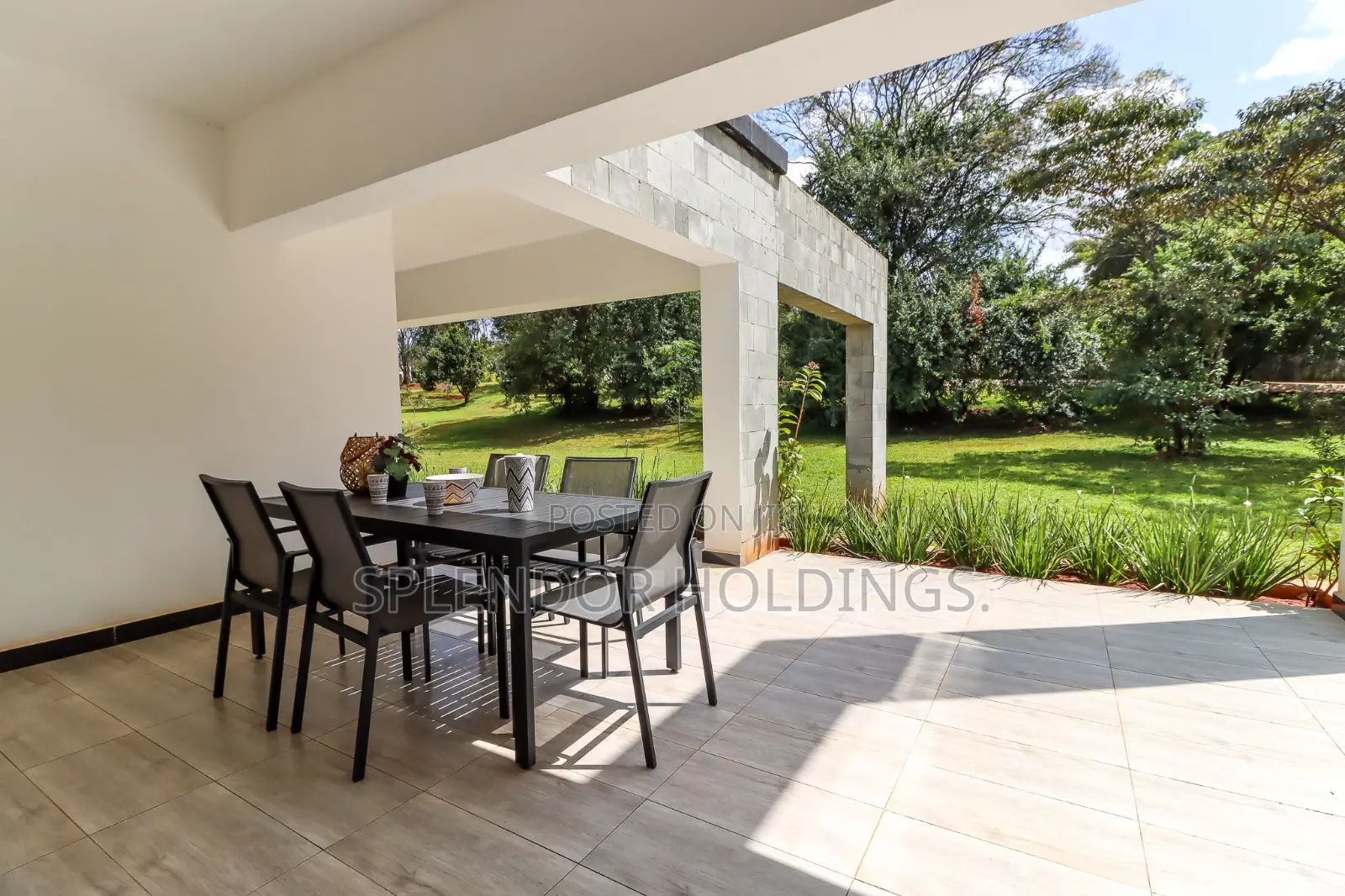 5bdrm Villa in Hardy for sale