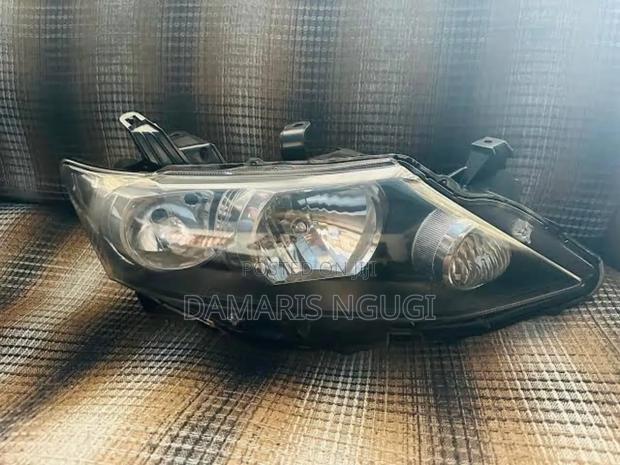 Allion 265 Headlights Non Xenon