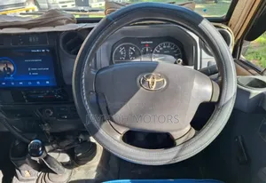 Toyota Land Cruiser 2014 Gold