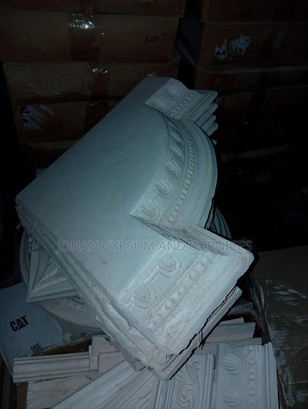 Large Corner Cornices - main view