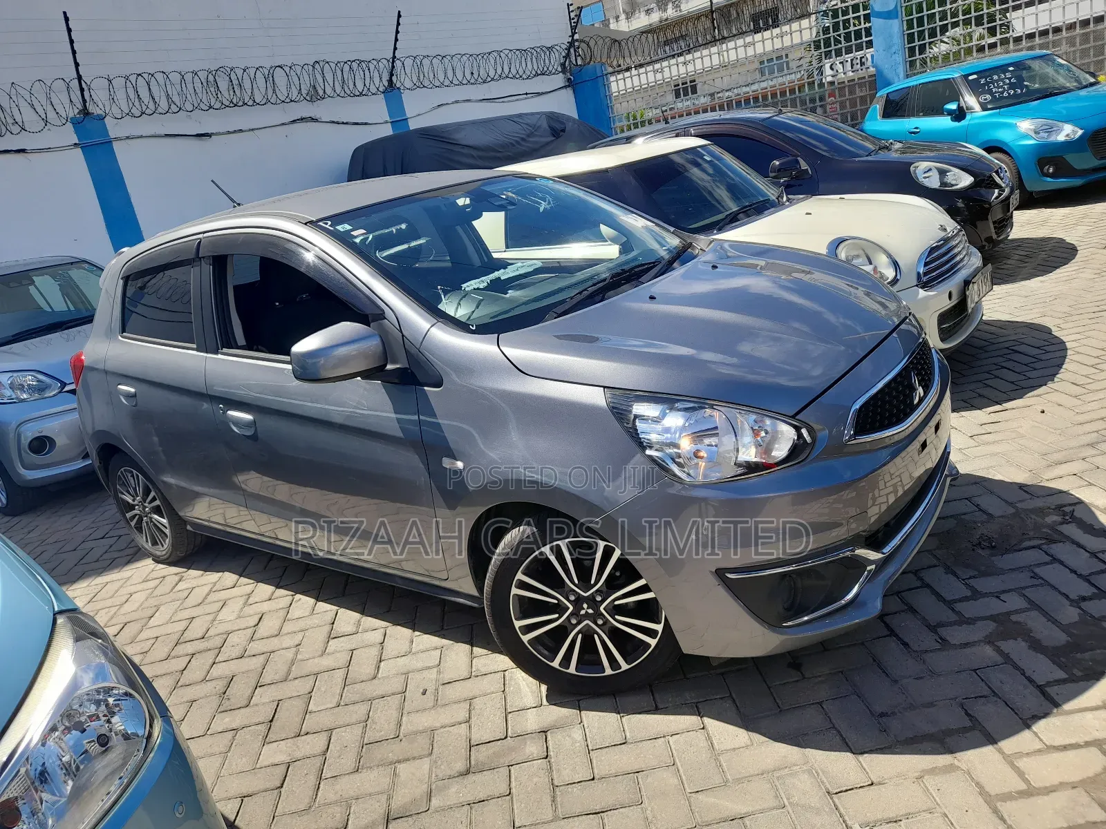 Mitsubishi Mirage ES 2019 Gray